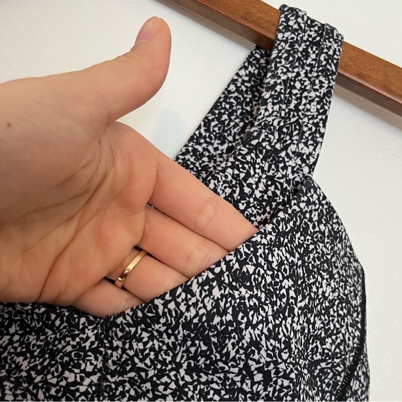 Lululemon Stuff Your Bra - Picture 4 of 5